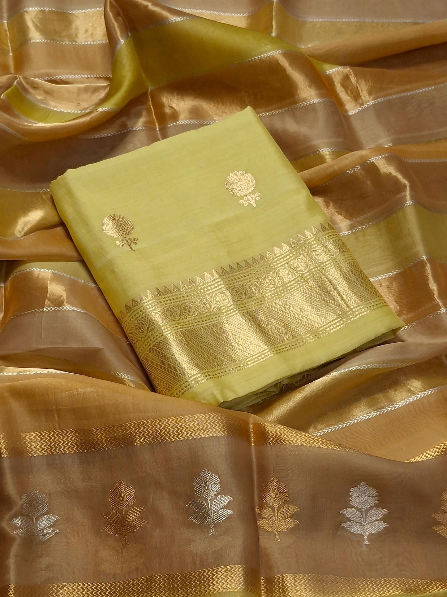 Pure Chiniya Silk Suit Set with Kora Tissue Rangkaat Kadhua Weave