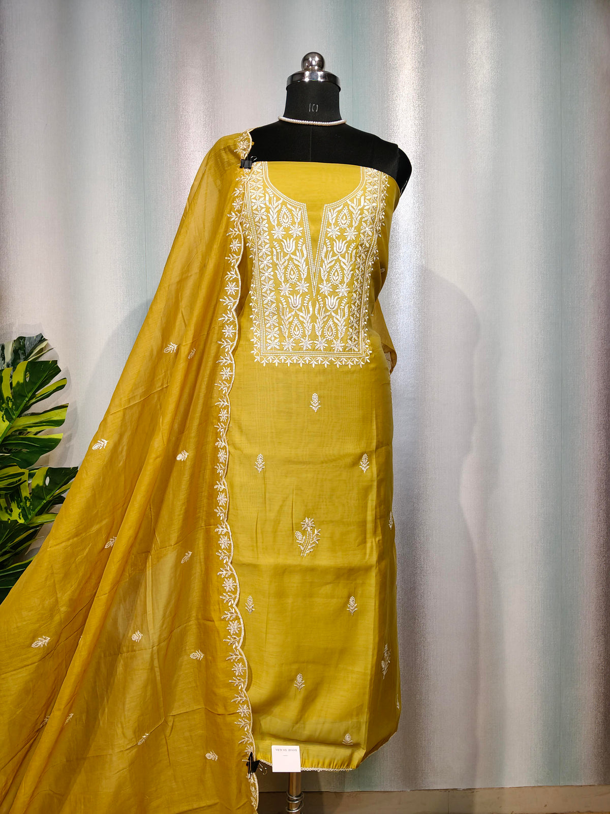 Pure Mal Chanderi Thread Embroidered Suit Set